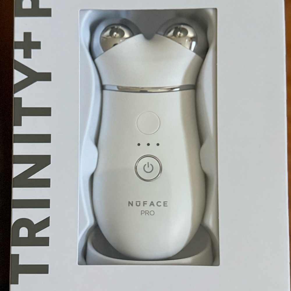 NuFace Trinity+ PRO Microcurrent Device & PRO Lip & Eye Atrachment